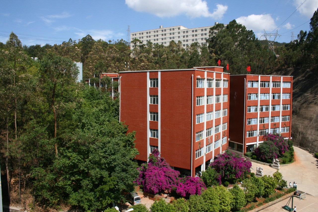 学校建筑及运动场地